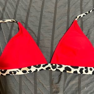 This red & cheetah bikini from shein it’s a small & it’s never been worn